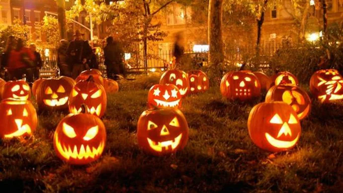 10 Simple Hollywood-Inspired Halloween Costumes You Can Easily Make at Home in 2025